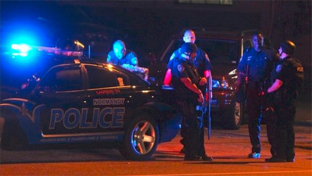 Tercer día de protestas, sigue la tensión en Misuri